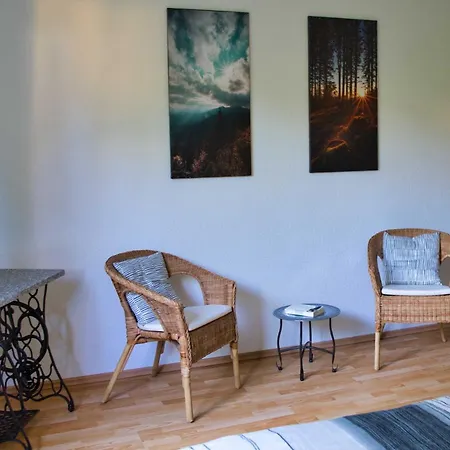 Naehe Freiburg * Holzhausen (Breisgau-Hochschwarzwald)